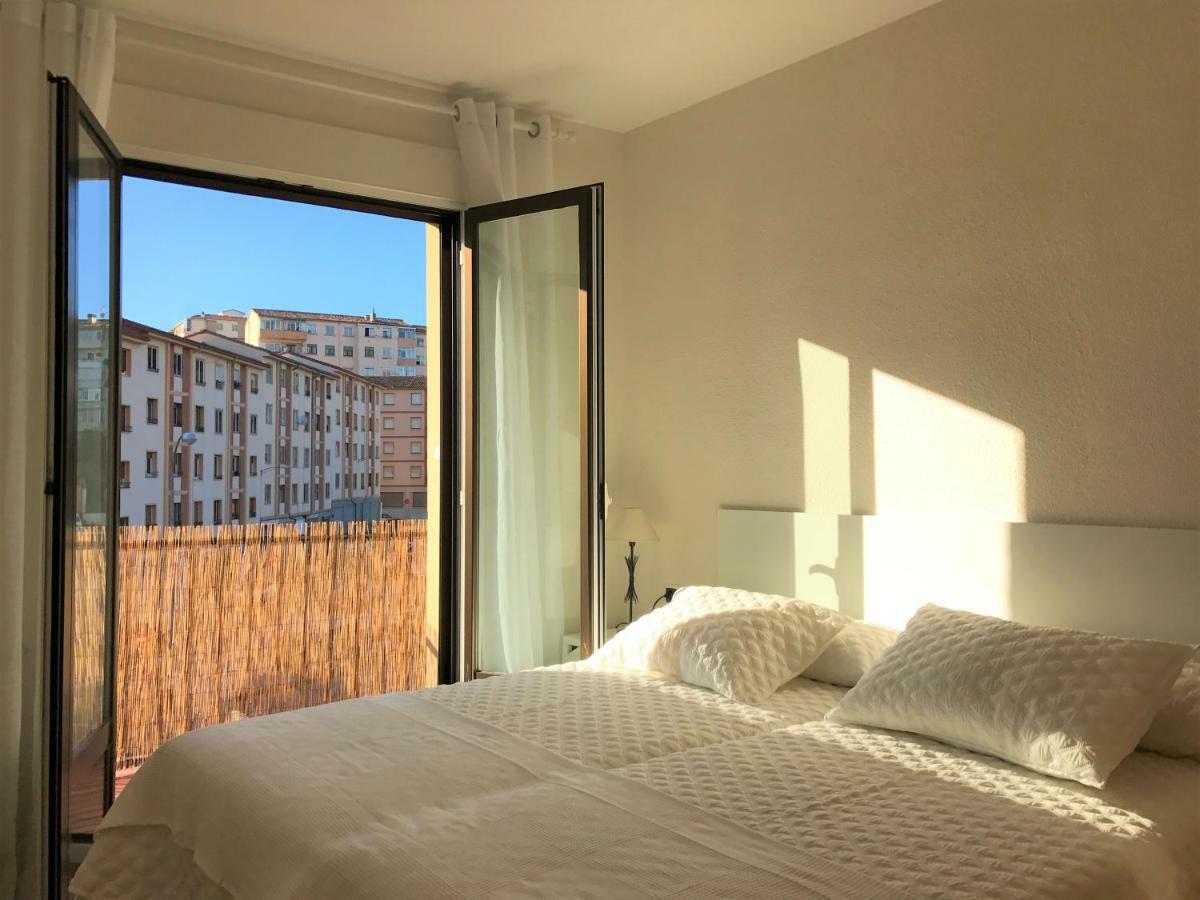 Lindux Apart Pamplona Eksteriør billede